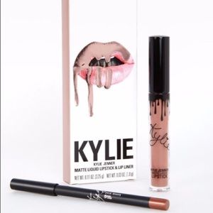 Kylie Cosmetics Lip Kit in Moon